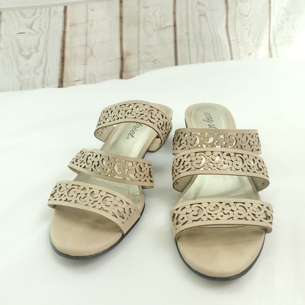 Easy Street Womens Script Beige Leather Block Heel Slip On Slide Sandals Size 6M